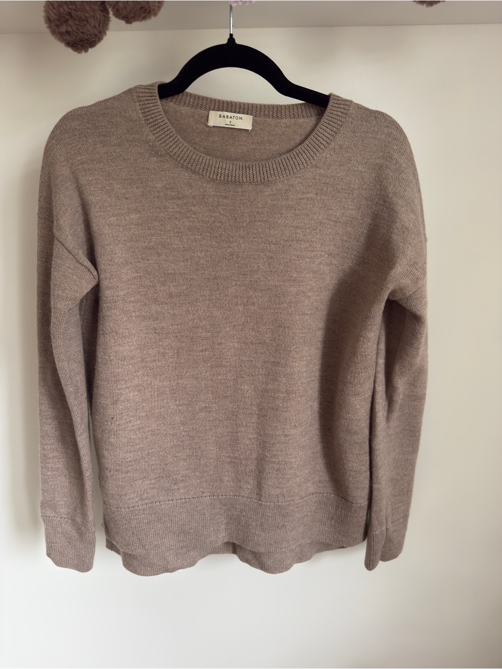 Aritzia Babaton 100% Merino Wool Crewneck Sweater – Size S